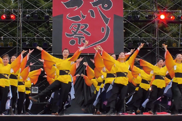 よさこい衣装 2016京炎そでふれ！華羅紅1姿